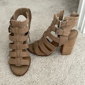 Tan wedge sandal, size 6